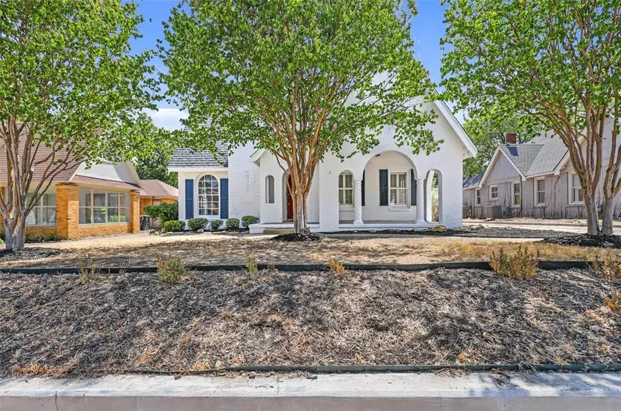 2563 S University Drive, Fort Worth, TX 76109