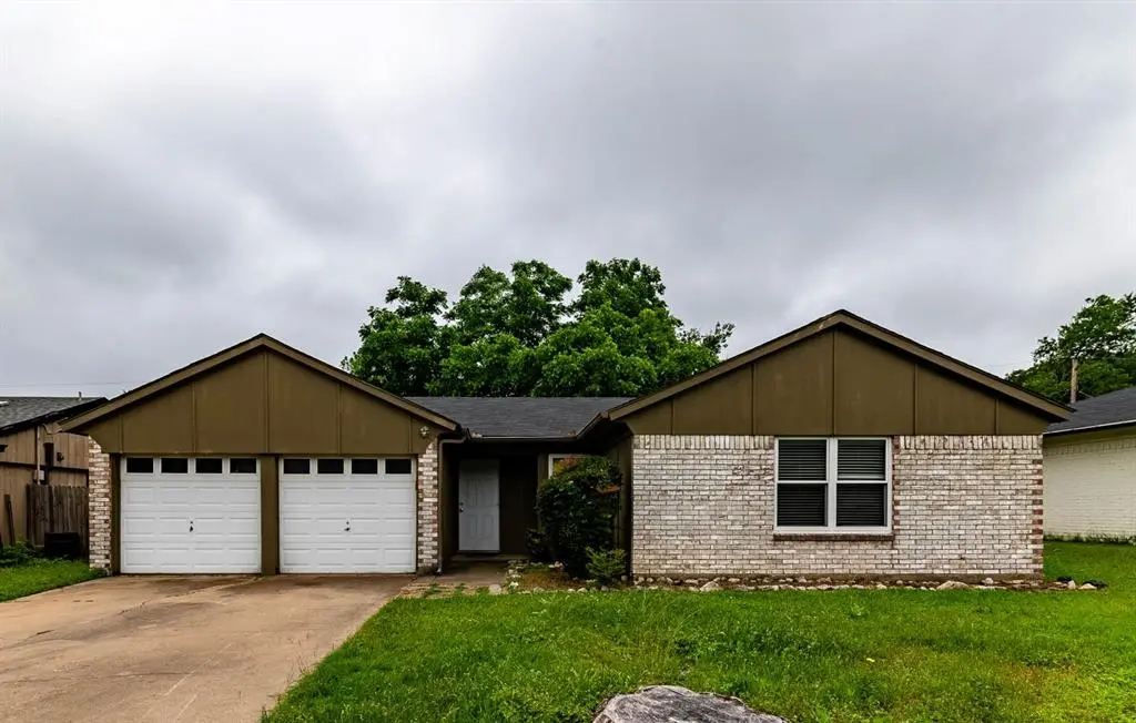 Burleson, TX 76028,513 Charlyne Drive