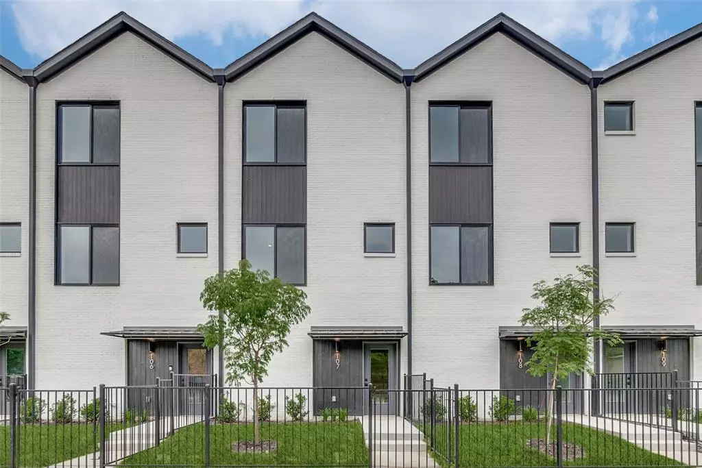 Dallas, TX 75206,5609 Live Oak Street #105