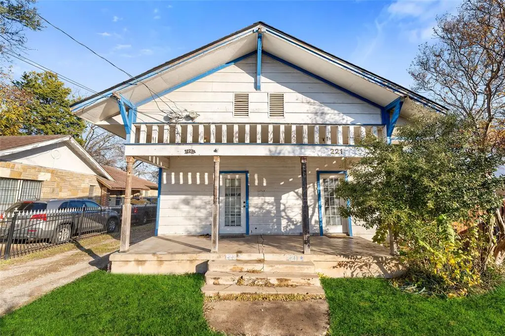 Dallas, TX 75208,221 W Brooklyn Avenue