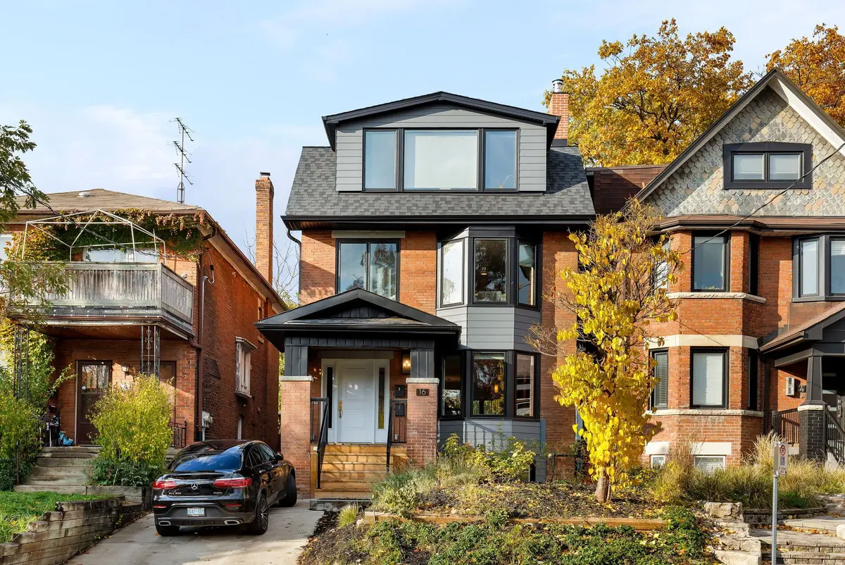 Toronto C02, ON M6H 2M1,16 Rosemount AVE