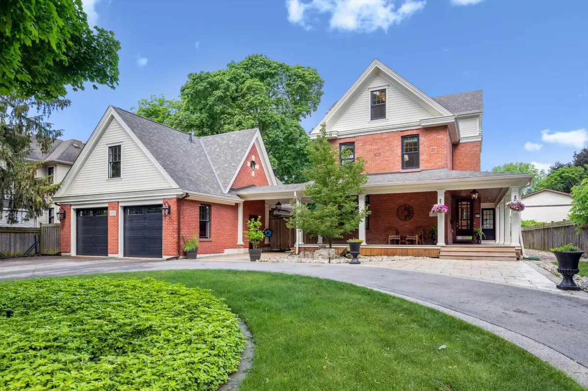 335 Lakeshore RD W, Oakville, ON L6K 1G3