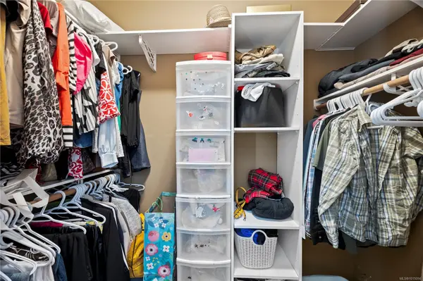 4048 Copperfield Lane, Saanich, BC V8Z 0A6