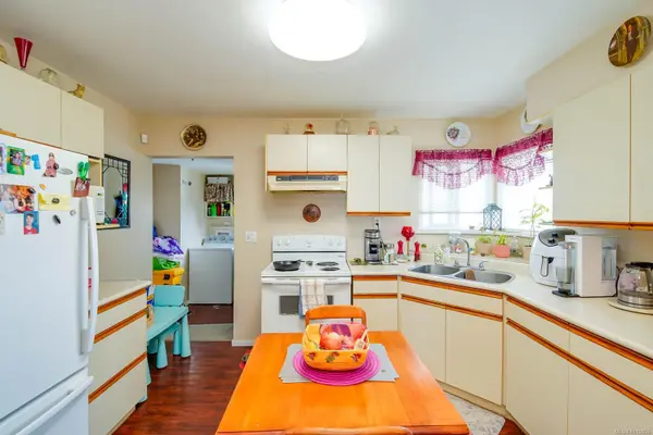 3582 11th Ave, Port Alberni, BC V9Y 4Y7