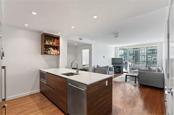 369 Tyee Rd #504, Victoria, BC V9A 0B6