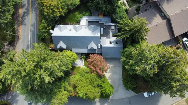 3977 Lexington Ave, Saanich, BC V8N 3Z5