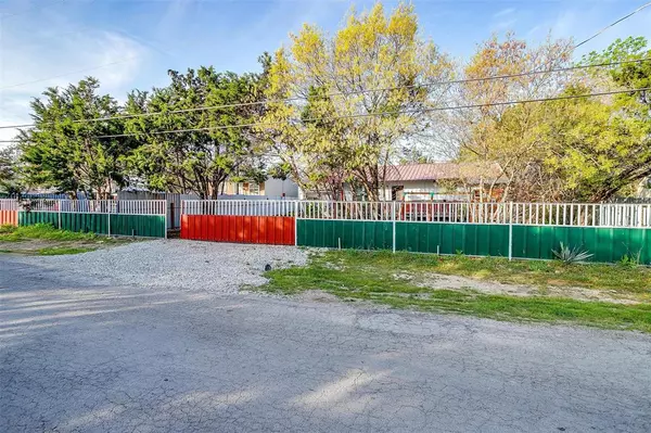 Weatherford, TX 76087,241 Western Lake Drive