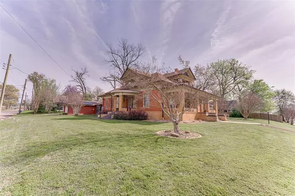 Winnsboro, TX 75494,210 W Elm Street