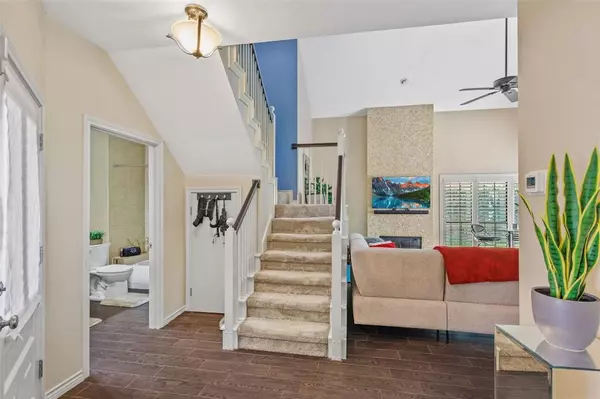 Irving, TX 75063,213 Cimarron Trail #2