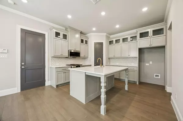 Fort Worth, TX 76114,305 Sunset Lane #104