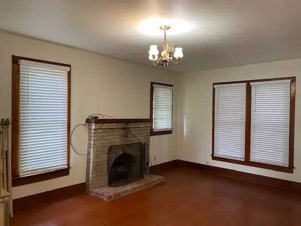 Athens, TX 75751,302 W College Street