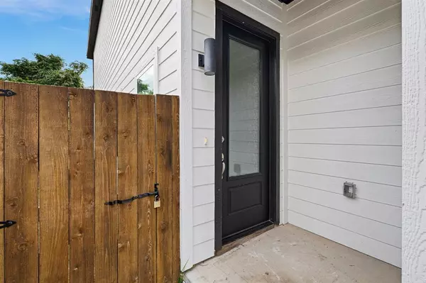 Dallas, TX 75212,2811 Harston Street