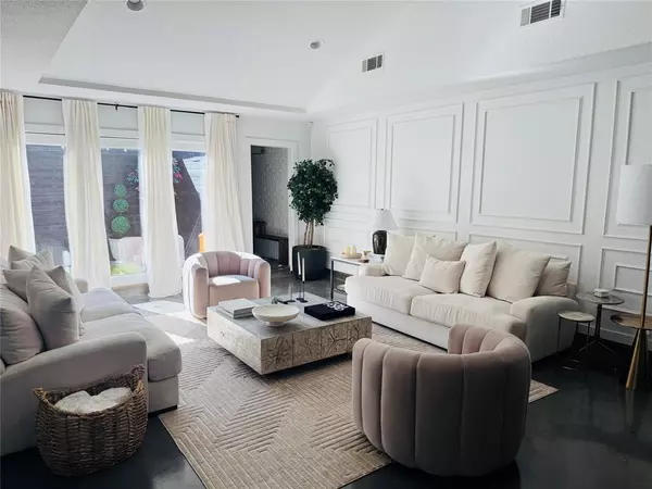 6332 Southpoint Drive, Dallas, TX 75248