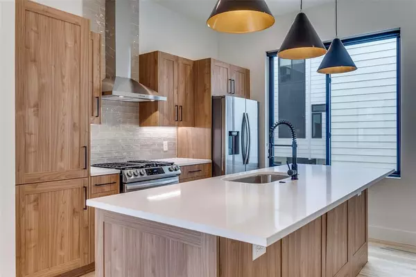 Dallas, TX 75206,5609 Live Oak Street #105