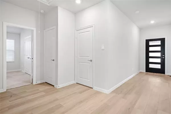 Mckinney, TX 75069,521 Midnight Oak Drive