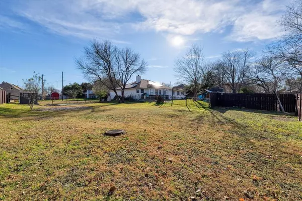 Hewitt, TX 76643,324 Hedrick Drive