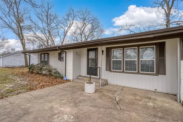 Bonham, TX 75418,903 Lynn Street