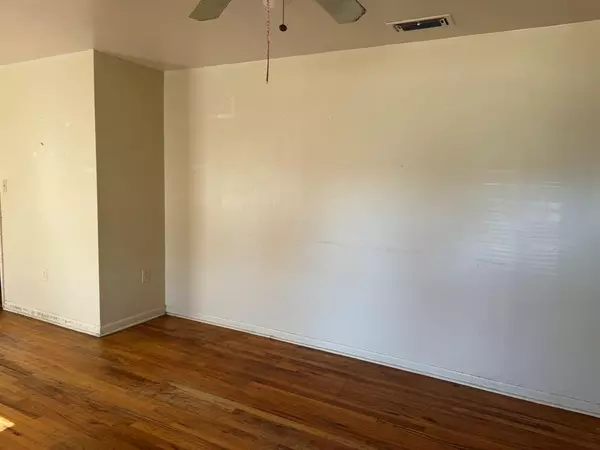 Malakoff, TX 75148,1206 - 1208 W Royall Boulevard