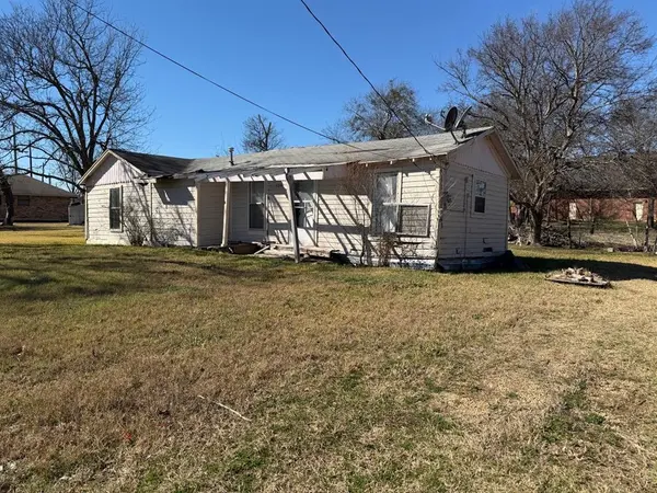 Italy, TX 76651,529 Poplar Street