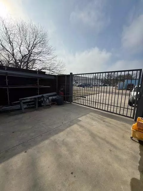 Ennis, TX 75119,504 N Breckenridge Street