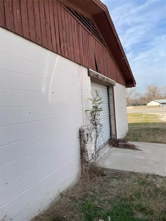 West, TX 76691,510 E Oak Street