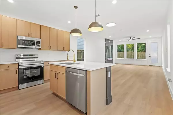 Dallas, TX 75215,2521 Bethurum Avenue