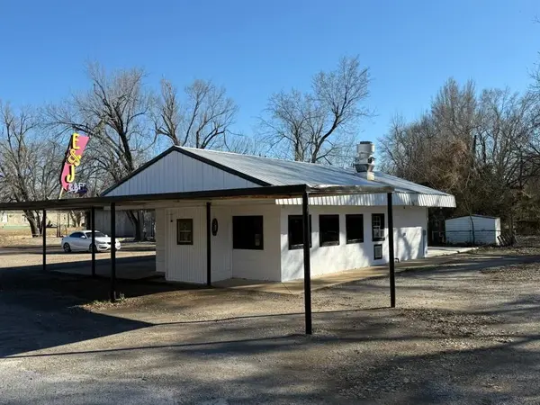 Anadarko, OK 73006,416 E Apache Trail Road