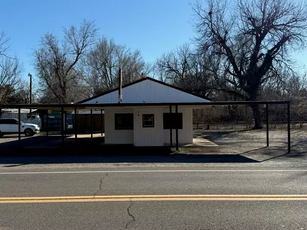 Anadarko, OK 73006,416 E Apache Trail Road