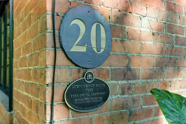 Toronto C09, ON M4W 1J9,20 McKenzie AVE