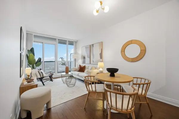 530 St Clair AVE W #909, Toronto C03, ON M6C 0A2