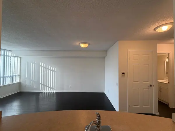 Toronto C14, ON M2N 6Y6,8 Hillcrest AVE #1701