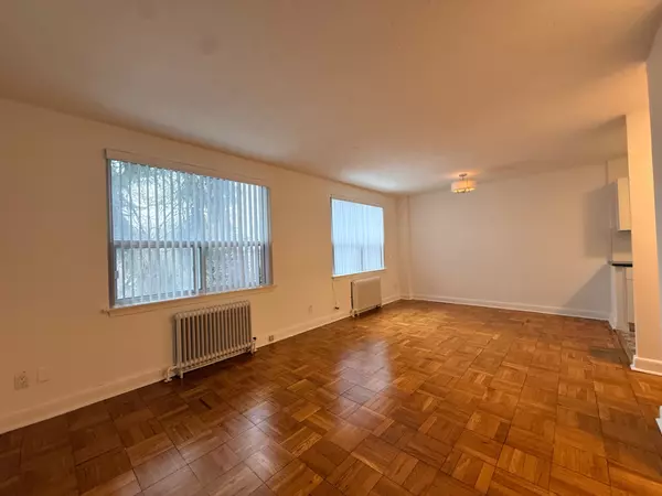 Toronto C10, ON M4P 2N1,57 Rawlinson AVE #203