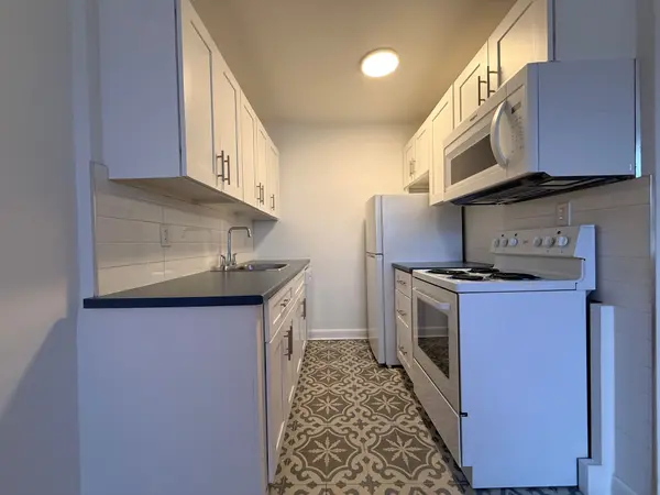 Toronto C10, ON M4P 2N1,57 Rawlinson AVE #203