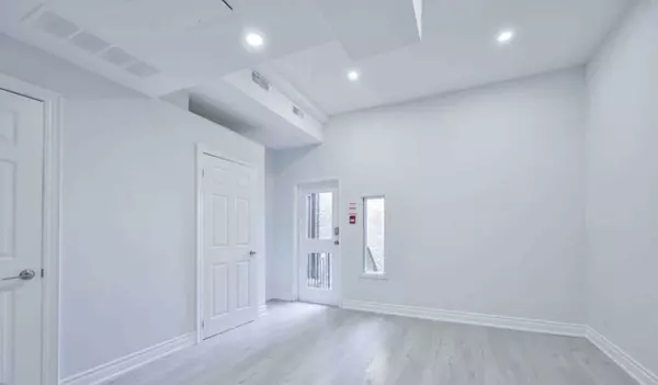 Toronto C08, ON M5A 2A8,414 Dundas ST E #202