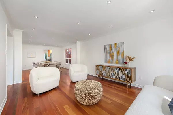 Toronto C06, ON M3H 6A2,10 Tillingham Keep N/A