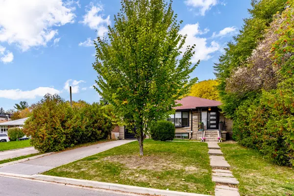 Toronto C07, ON M2R 1A7,208 Betty Ann DR #Upper