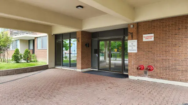 Toronto E11, ON M1B 3R5,99 Blackwell AVE #809