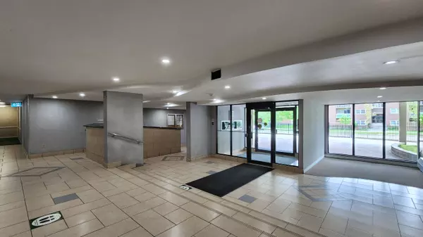 Toronto E11, ON M1B 3R5,99 Blackwell AVE #809