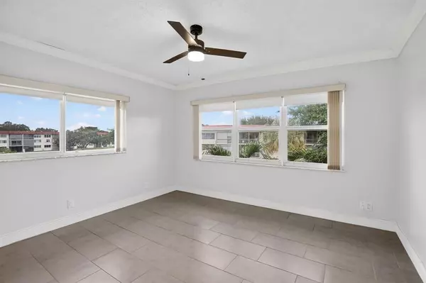 Pembroke Pines, FL 33025,830 S Hollybrook Dr #310