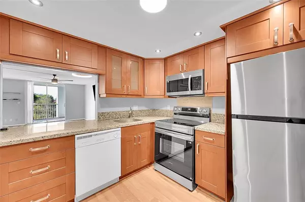 Boca Raton, FL 33487,6661 NW 2nd Avenue #304