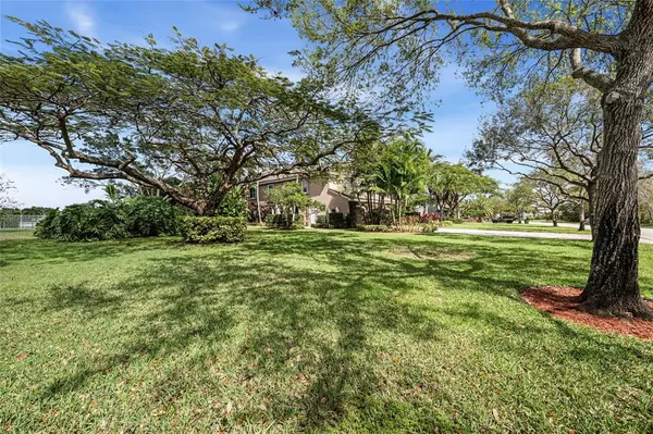 Davie, FL 33328,11047 Garden Ridge Ct