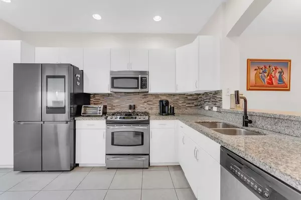 Sunrise, FL 33323,2955 NW 126th Ave #212-5