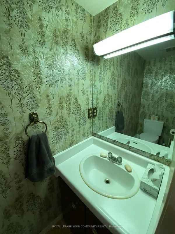 108 Orchard Heights BLVD, Aurora, ON L4G 2Z9