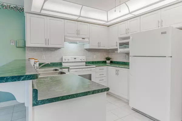 Barrie, ON L4N 7X7,465 Ferndale DR N