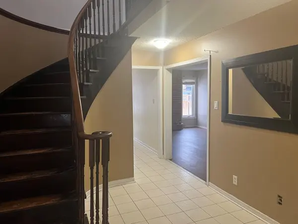 Mississauga, ON L5R 2Y4,5364 Champlain TRL