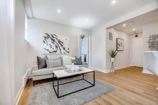 90 Portland ST, Toronto W06, ON M8Y 1A7
