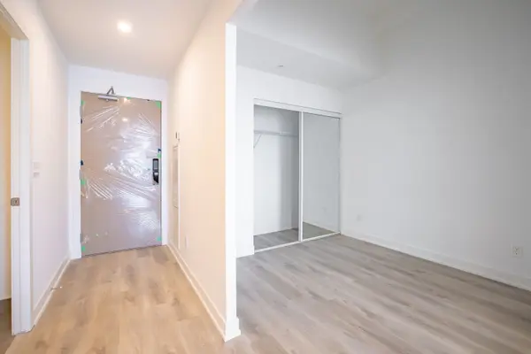 Burlington, ON L7R 2P7,370 Martha ST #307