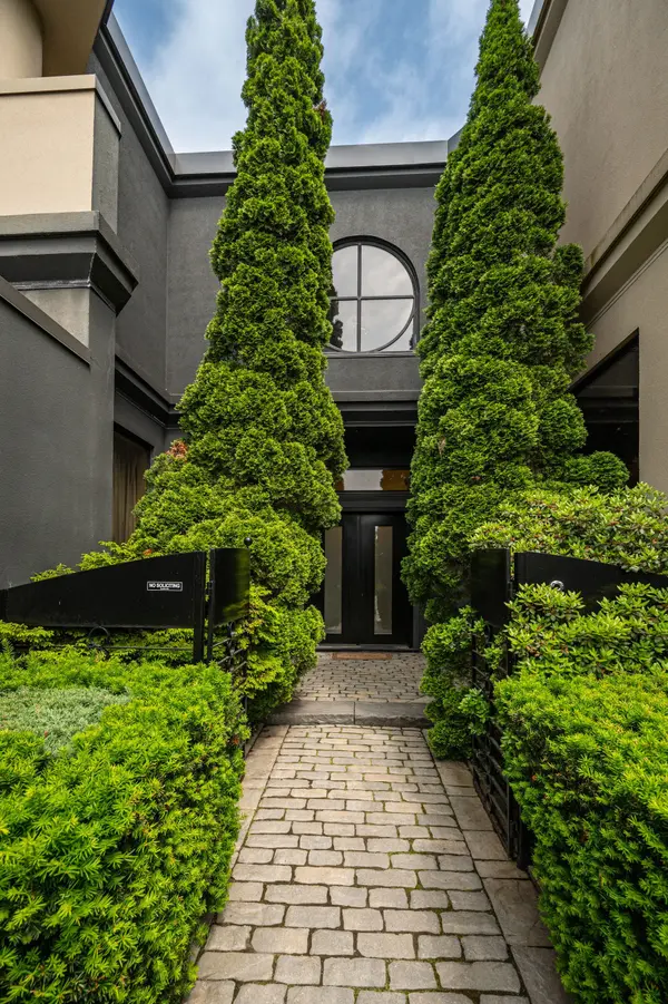 Kingston, ON K7M 7W7,3 Authors LN