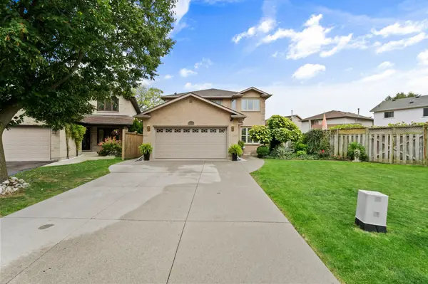 Hamilton, ON L8J 2N7,20 Driftwood PL