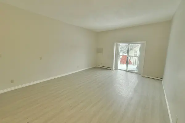 Bluewater, ON N0M 1N0,156 Main ST #11